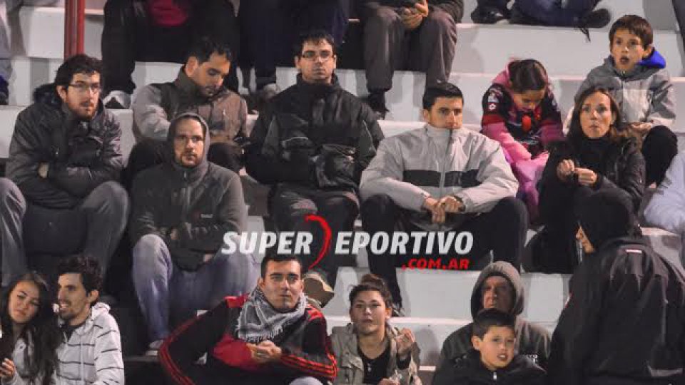 La gente acompañó a Patronato en la victoria ante Los Andes.