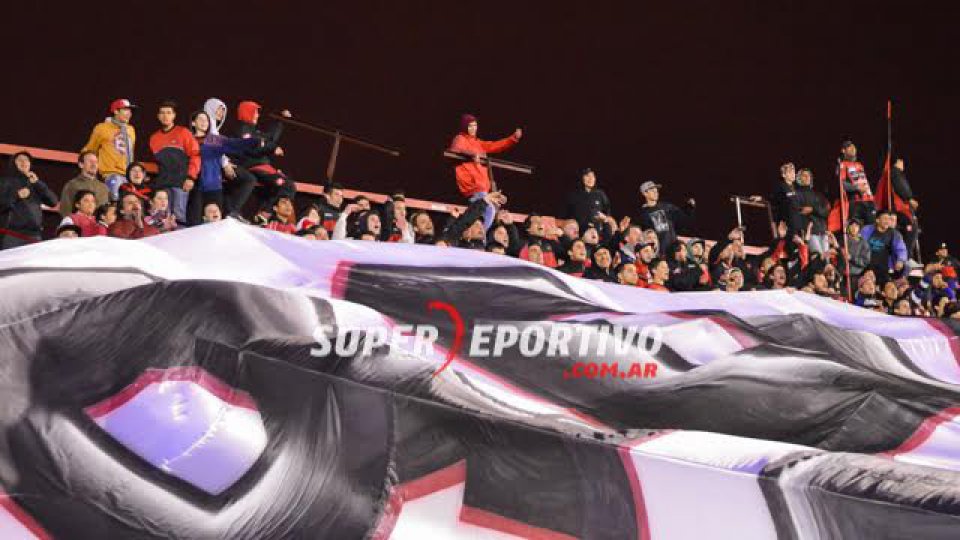 La gente acompañó a Patronato en la victoria ante Los Andes.