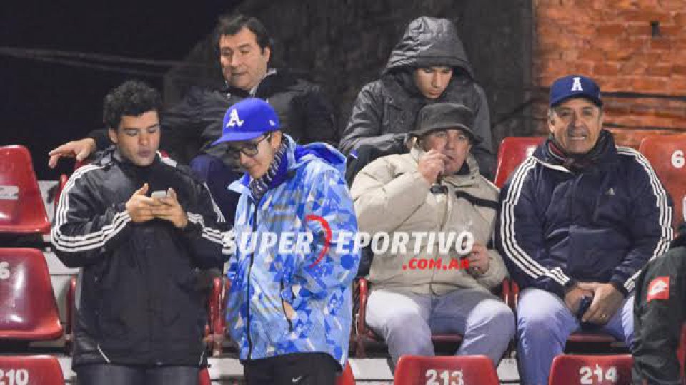 La gente acompañó a Patronato en la victoria ante Los Andes.