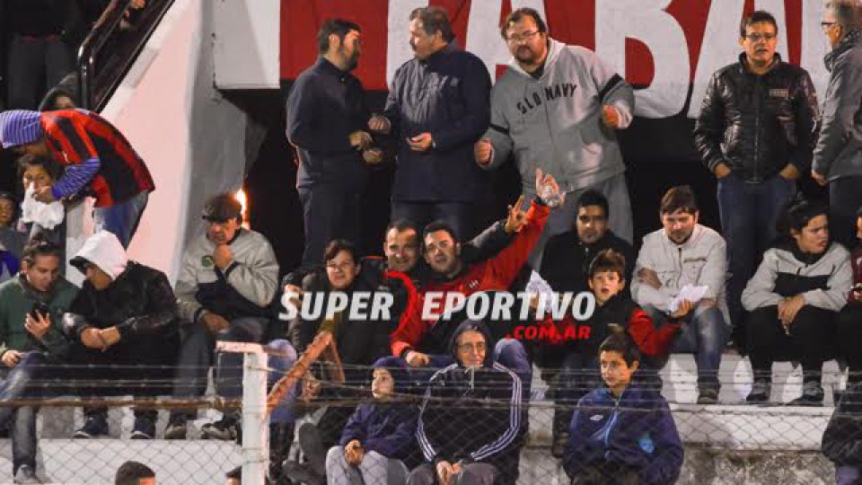 La gente acompañó a Patronato en la victoria ante Los Andes.