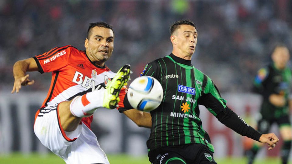 River no hizo pie ante San Martín.