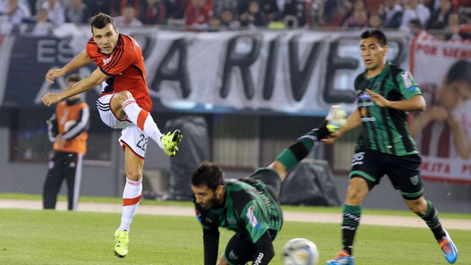 River no hizo pie ante San Martín.