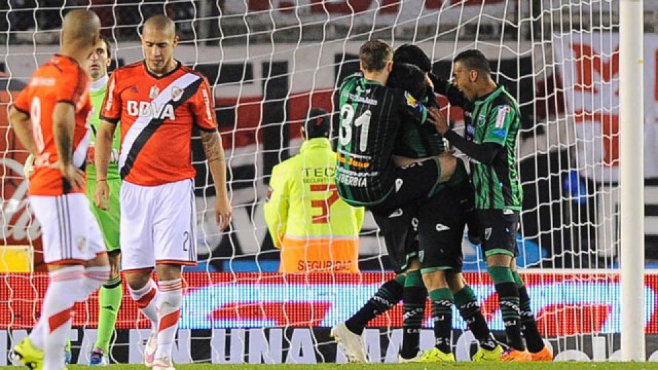 River no hizo pie ante San Martín.