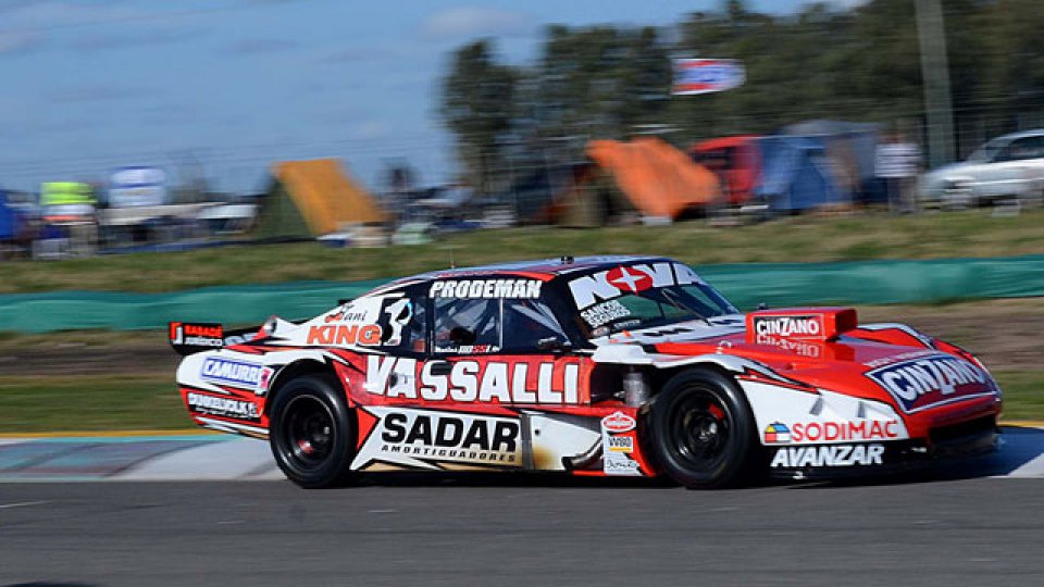 Histórica victoria de Matías Rossi en Olavarría.