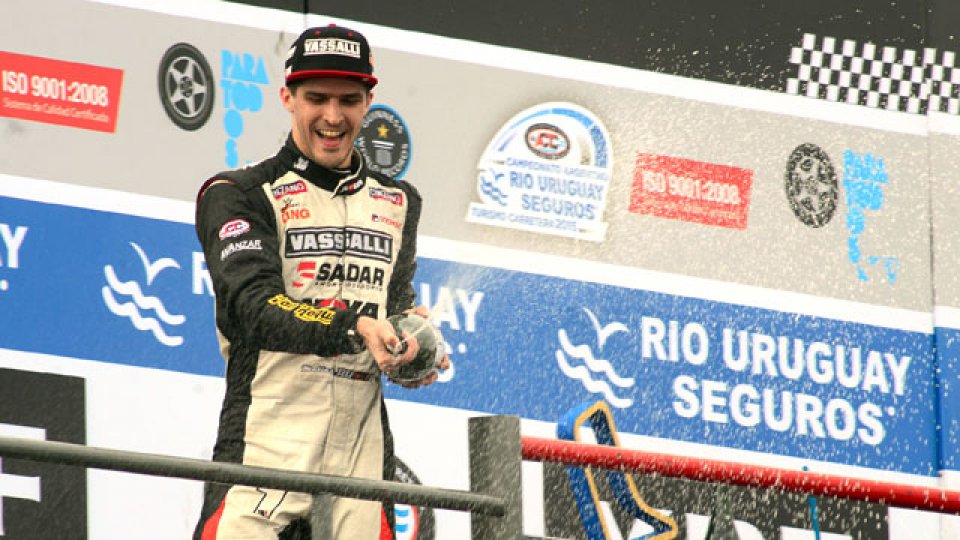 Histórica victoria de Matías Rossi en Olavarría.