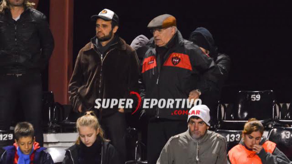 Los hinchas le pusieron color a la victoria de Patronato.