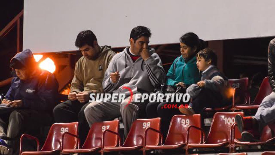 Los hinchas le pusieron color a la victoria de Patronato.