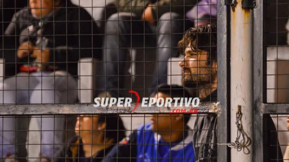 Los hinchas le pusieron color a la victoria de Patronato.