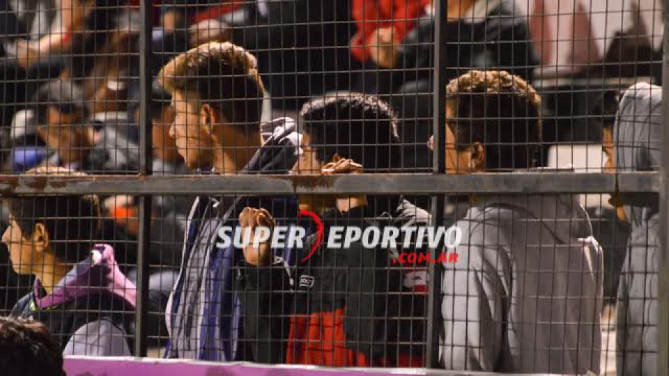 Los hinchas le pusieron color a la victoria de Patronato.