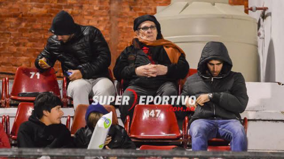 Los hinchas le pusieron color a la victoria de Patronato.