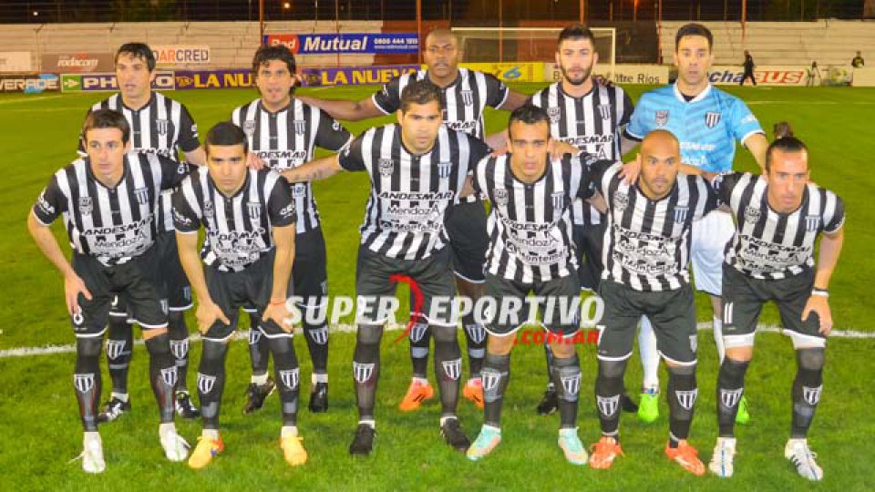 Gimnasia de Mendoza espera la llegada de Walter Perazzo como DT.