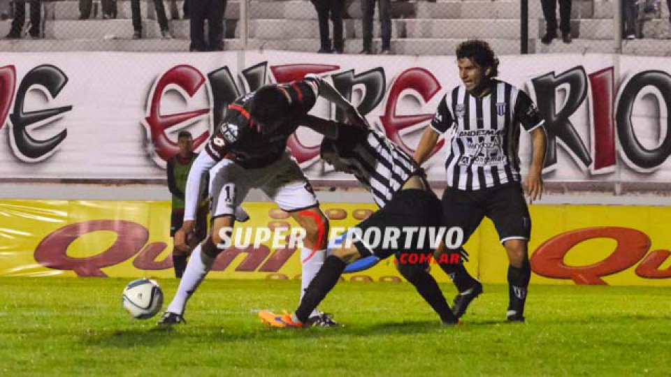 Patronato llegó a 61 puntos y es más líder que nunca.