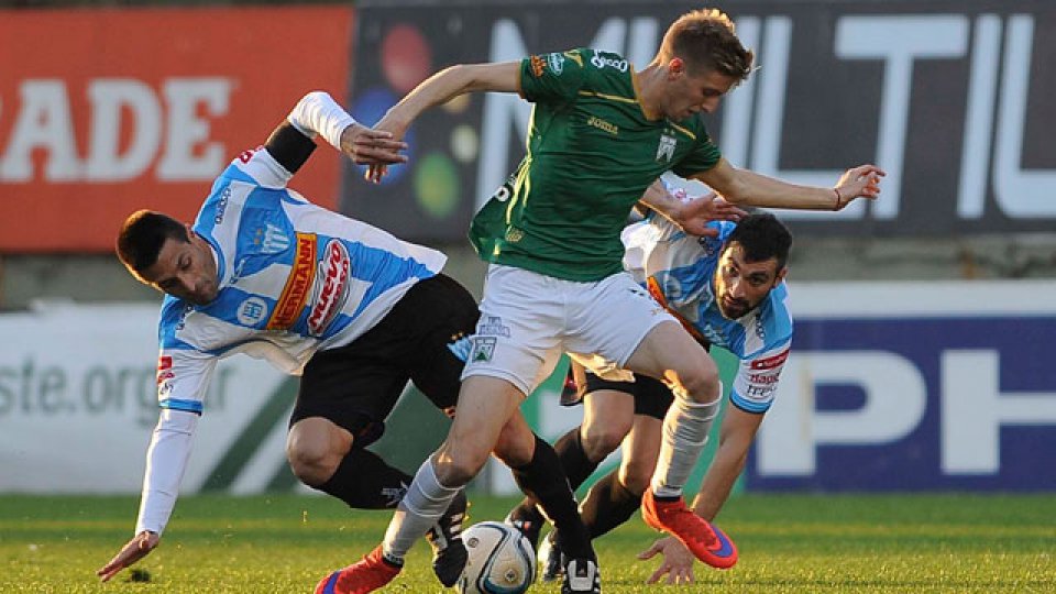 Ferro logró un importante triunfo y se metió en el Reducido.