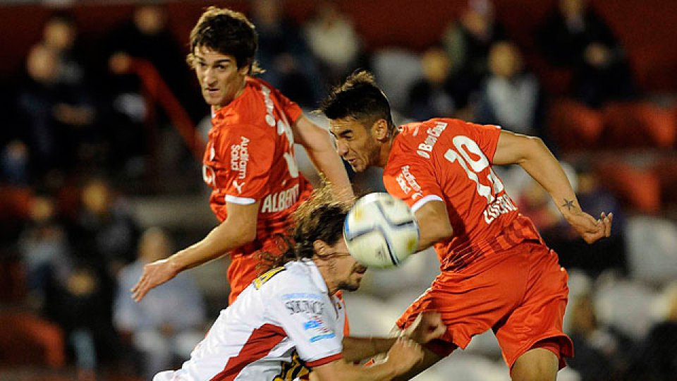 Huracán e Independiente empataron en Parque Patricios.
