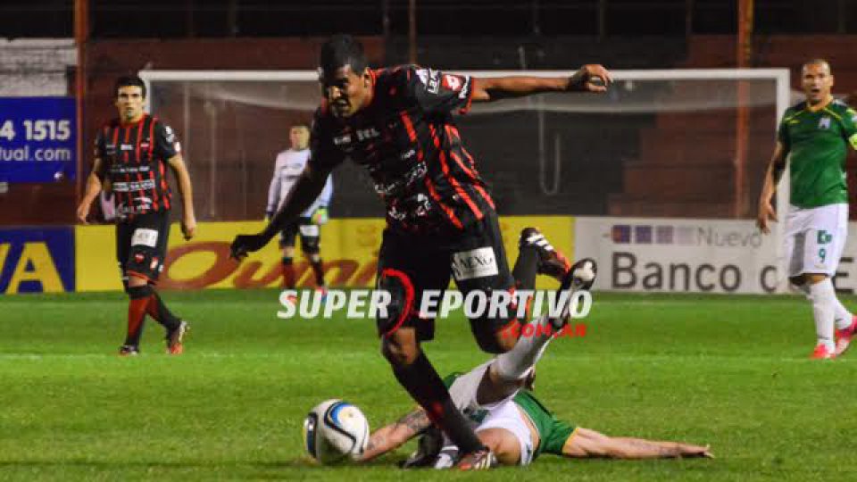 El equipo de Iván Delfino continúa como único líder del torneo.