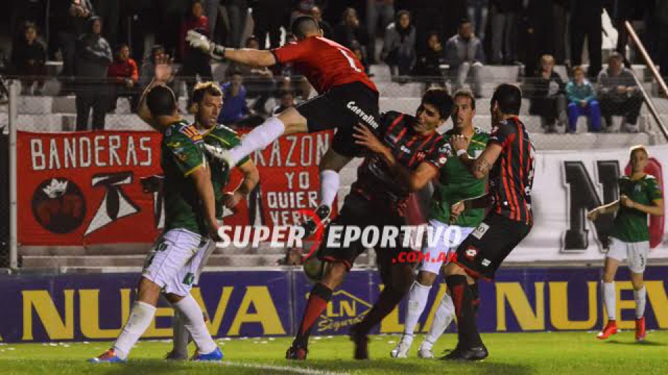 Patronato empató sin goles ante Ferro.