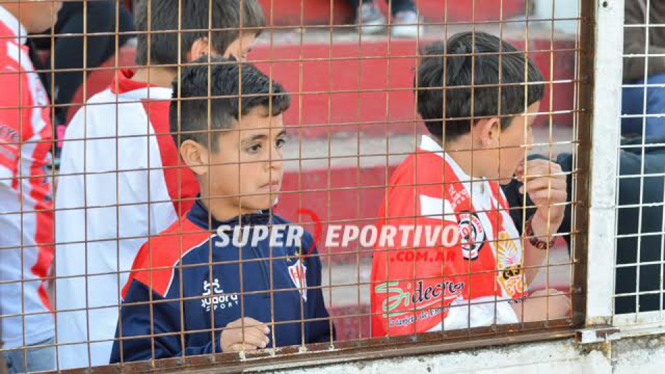 Las postales de la victoria de Atlético Paraná en el Pedro Mutio