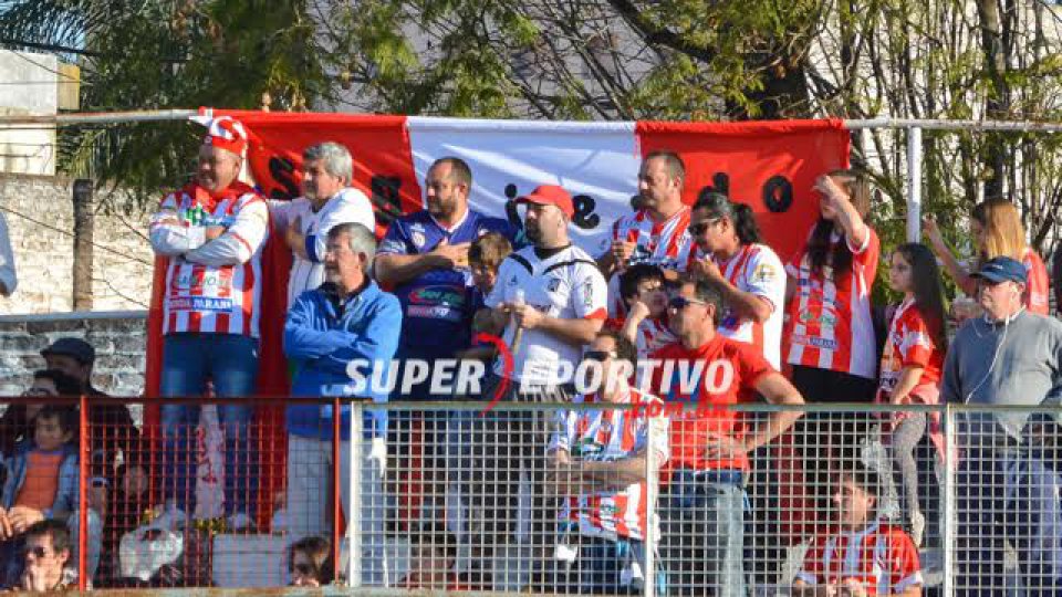 Las postales de la victoria de Atlético Paraná en el Pedro Mutio