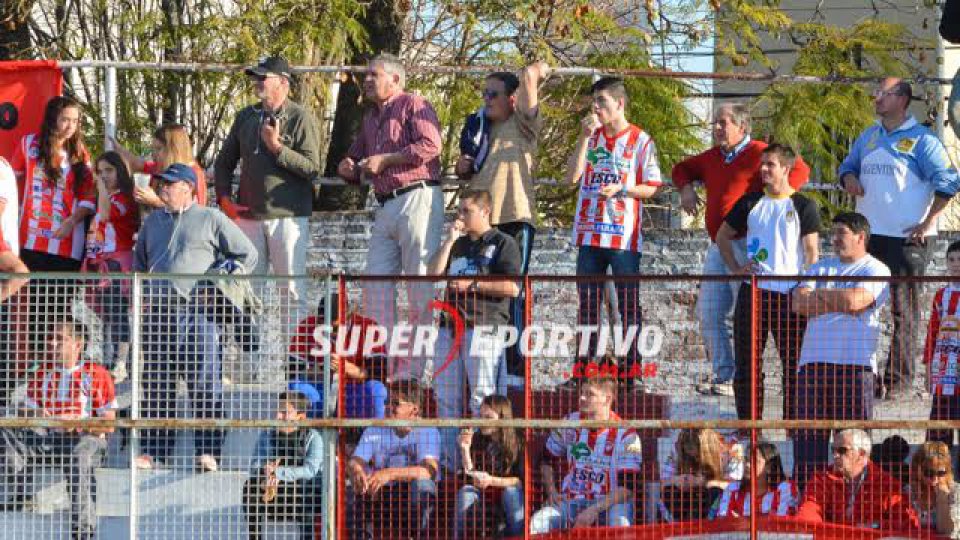 Las postales de la victoria de Atlético Paraná en el Pedro Mutio