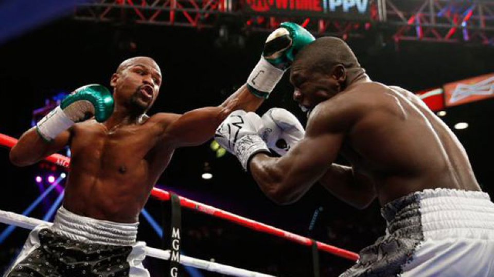 Mayweather ganó y confirmó el retiro.