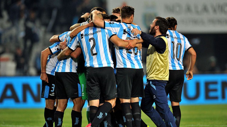 Gustavo Bou marcó en el final para la Academia.