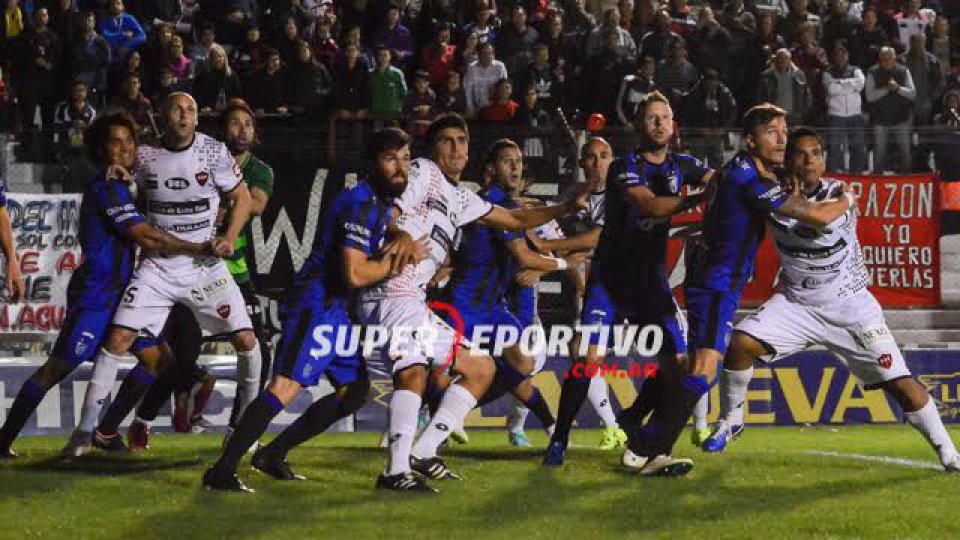 Patronato y Atlético Tucumán igualaron 0-0.