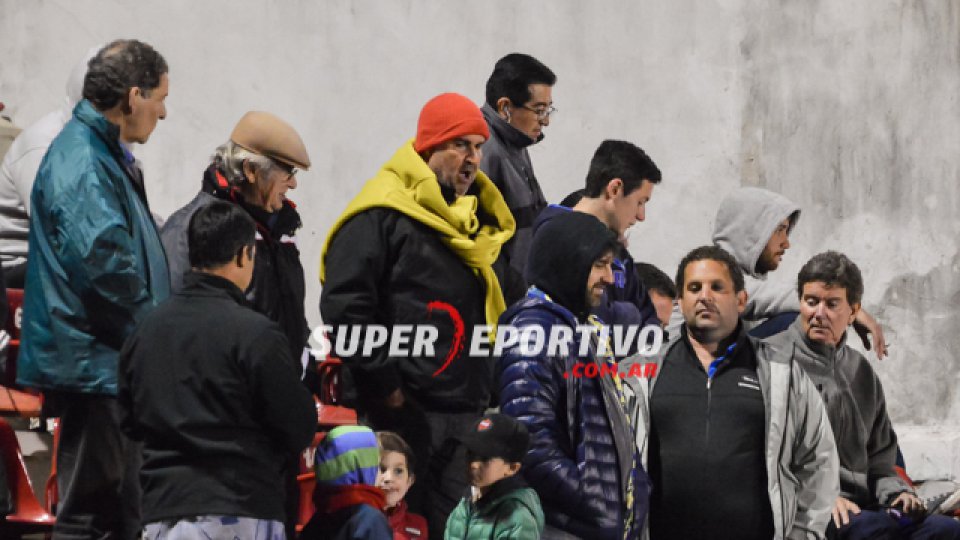Las tribunas del Grella se vistieron de fiesta en la noche del viernes.