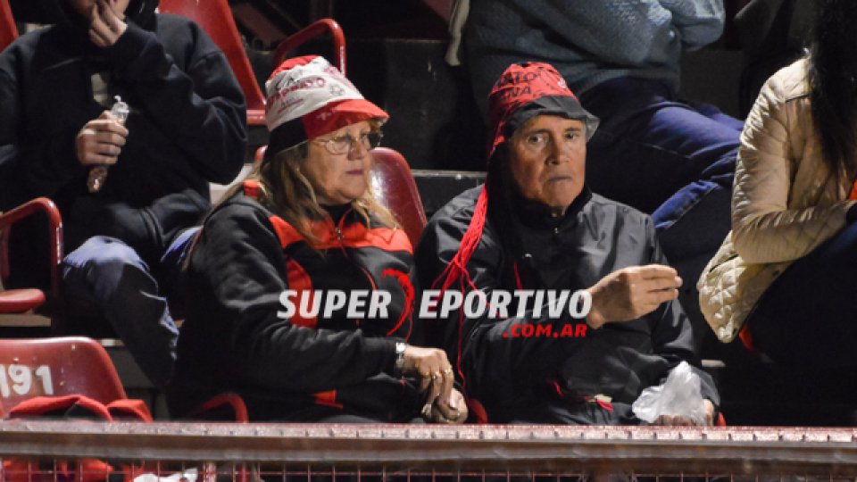 Las tribunas del Grella se vistieron de fiesta en la noche del viernes.