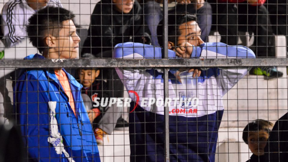 Las tribunas del Grella se vistieron de fiesta en la noche del viernes.
