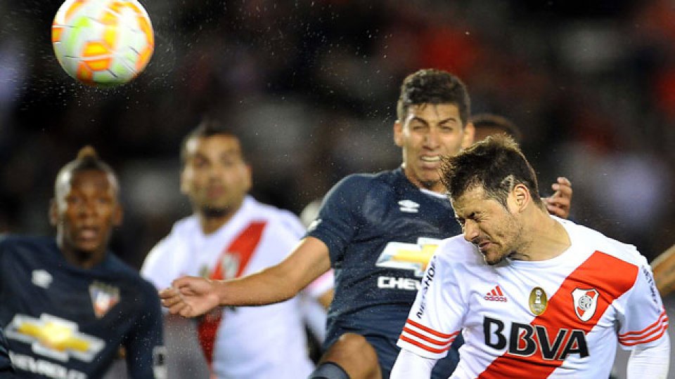 River inició la defensa con una sólida actuación.