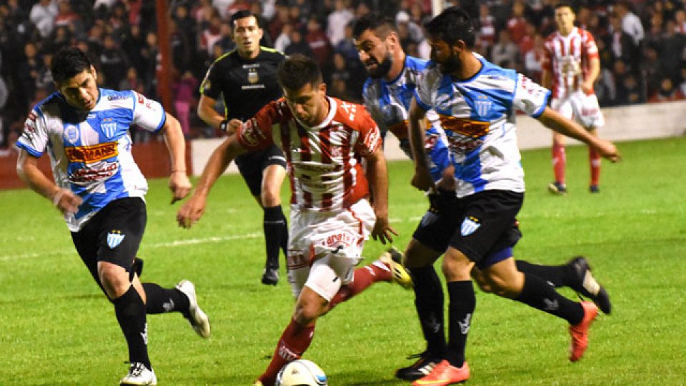 Instituto le ganó sobre la hora a Juventud Unida.
