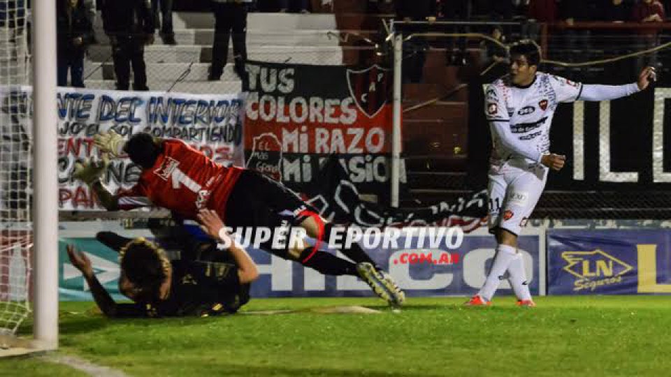 El Rojinegro mantiene la diferencia con el líder Atlético Tucumán.