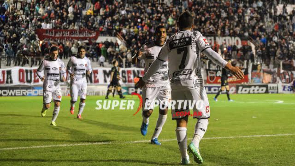 El Rojinegro mantiene la diferencia con el líder Atlético Tucumán.