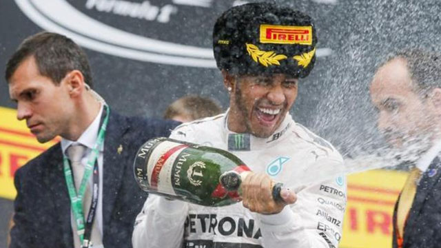 Hamilton lidera el campeonato con 302 puntos, escoltado por Vettel y Rosberg.