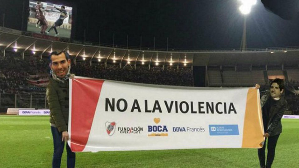 Los afiches de River a Boca tras el Supercl&aacute;sico en C&oacute;rdoba.