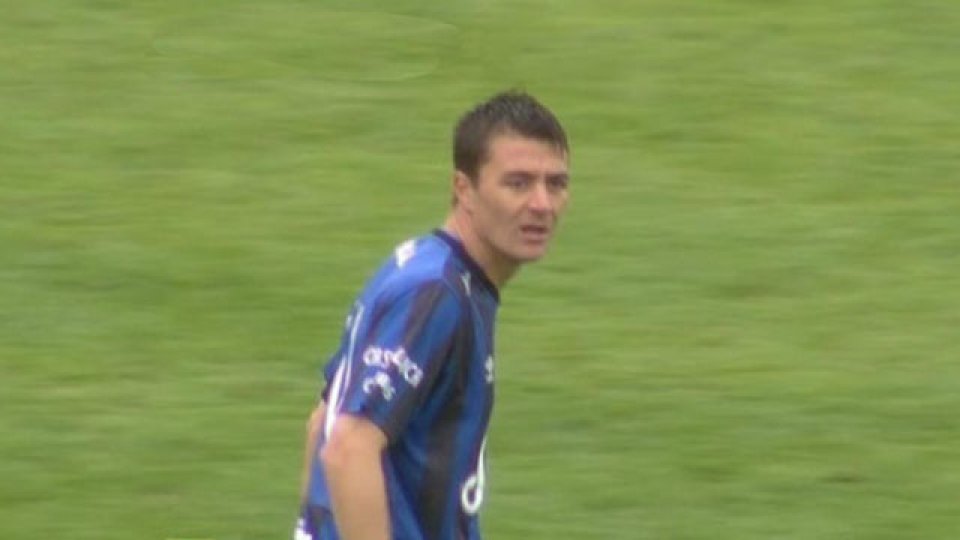 Leandro González marcó el empate y mantuvo al Decano en la cima de la tabla.