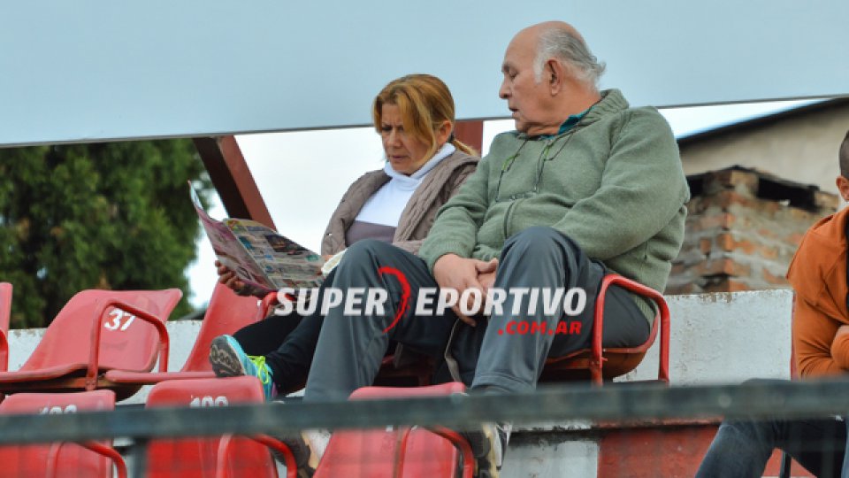 Los hinchas de Patronato acompañaron al equipo en la gran victoria ante Chaca.