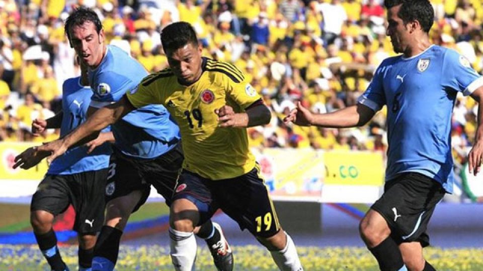Uruguay y Colombia juegan en Montevideo.