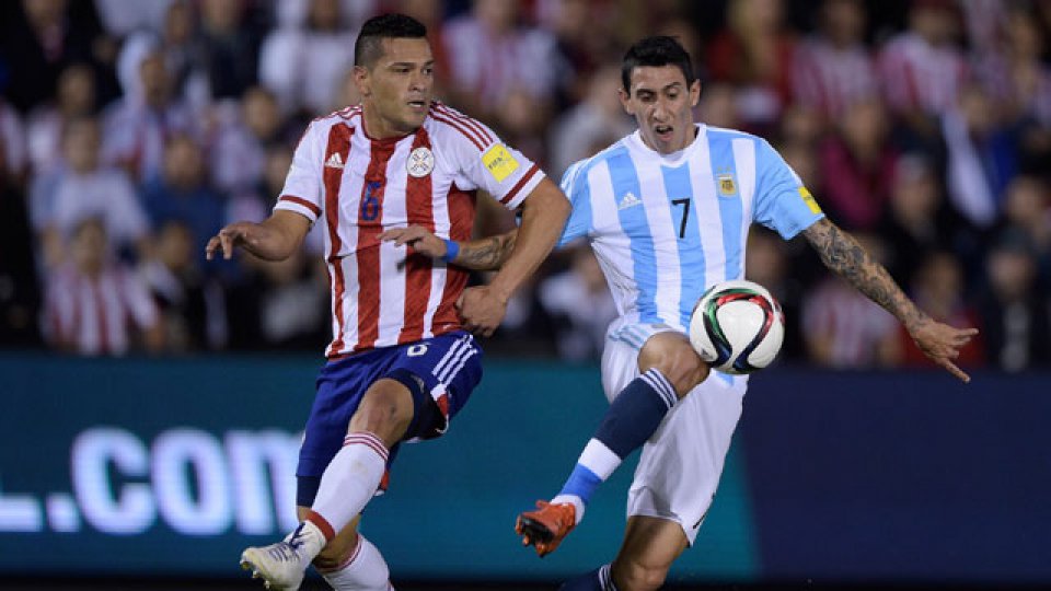 Argentina no pudo quebrar a Paraguay y sumó un punto que no conforma.