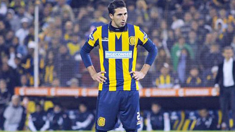 El Flaco Donatti se mostró muy molestó por el mal estado en que esta la cancha.