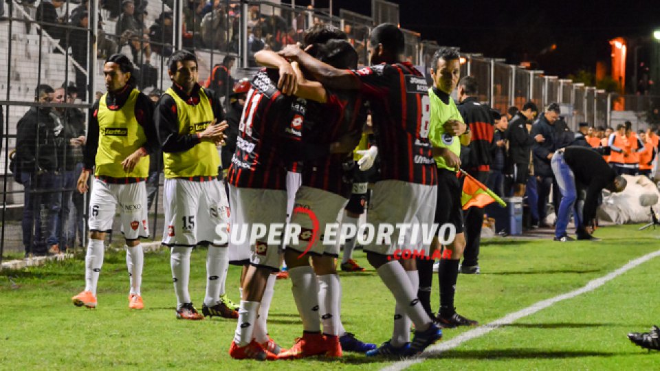 Patronato ganó y mantiene la ilusión por el ascenso directo.