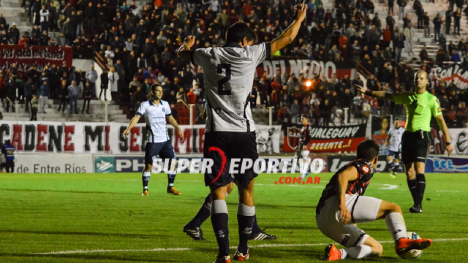 Patronato ganó y mantiene la ilusión por el ascenso directo.