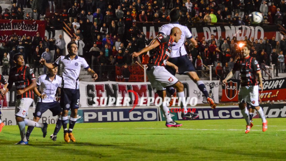 Patronato ganó y mantiene la ilusión por el ascenso directo.