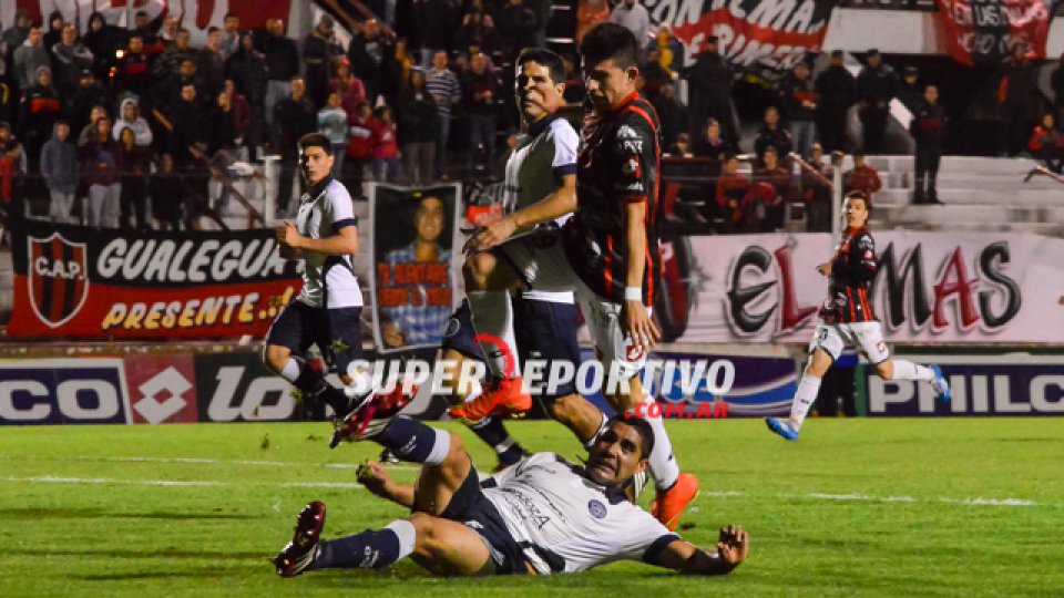 Patronato ganó y mantiene la ilusión por el ascenso directo.