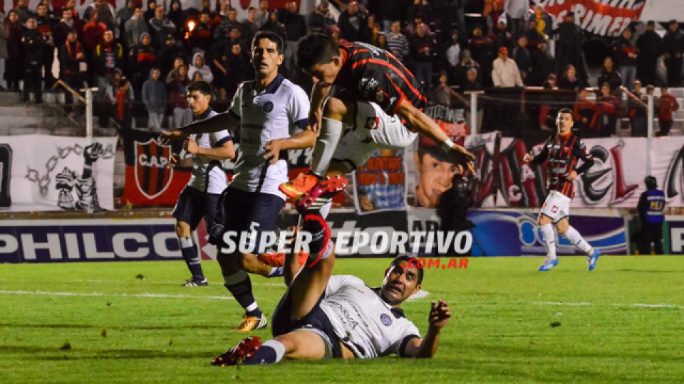 Patronato ganó y mantiene la ilusión por el ascenso directo.