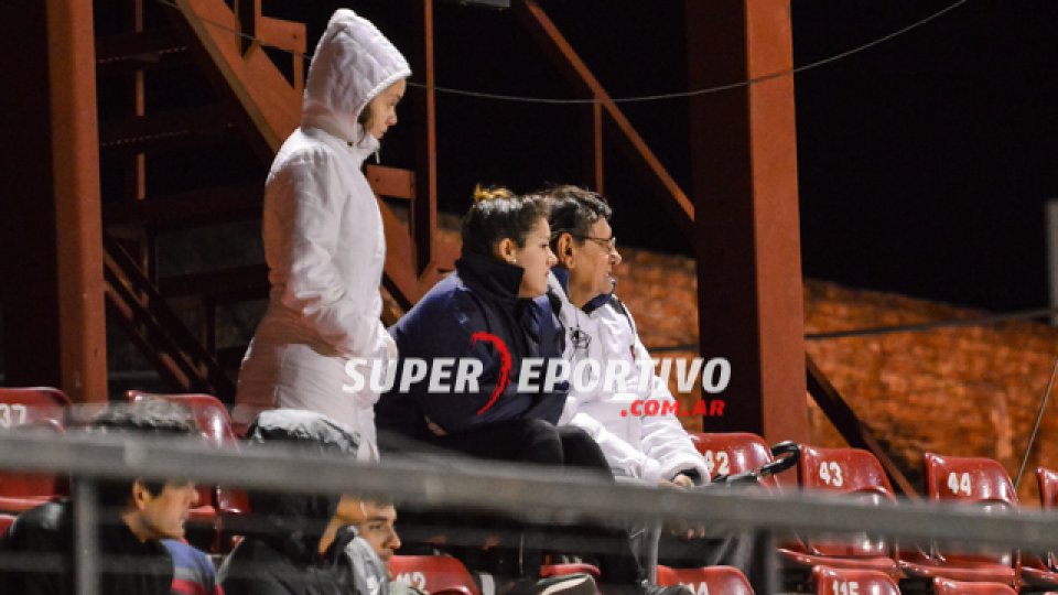 Una vez más los hinchas del Patrón colmaron el Grella para alentar al equipo.