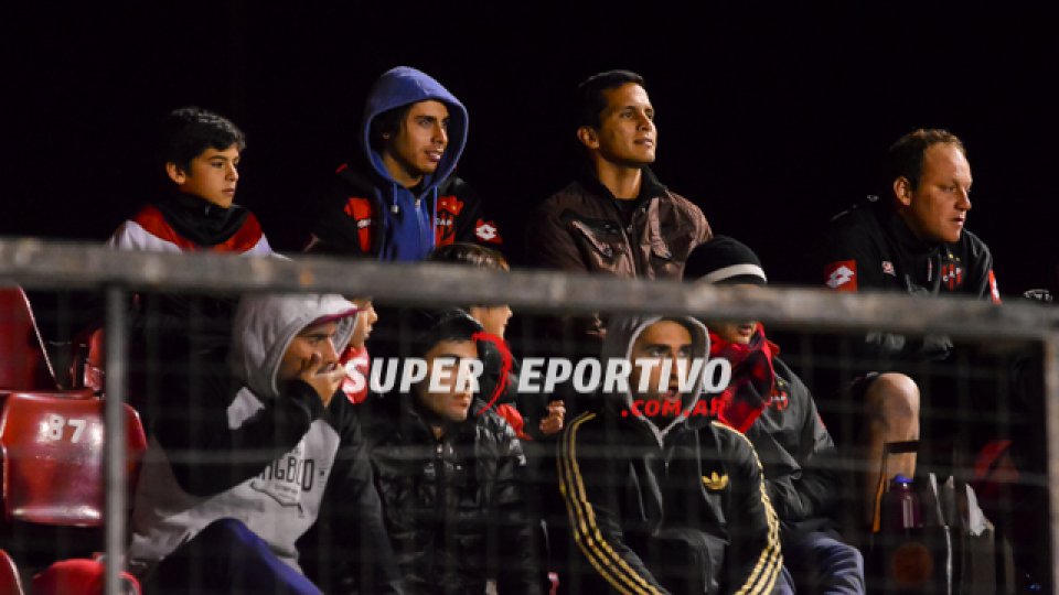 Una vez más los hinchas del Patrón colmaron el Grella para alentar al equipo.