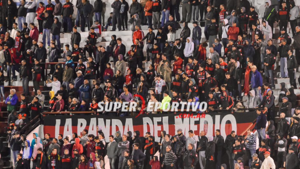 Una vez más los hinchas del Patrón colmaron el Grella para alentar al equipo.