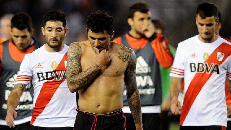 River quedó complicado en la serie.