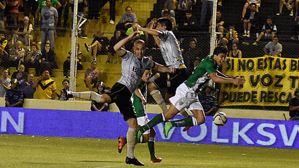 Banfield venció a Olimpo y aún sueña con la Liguilla.